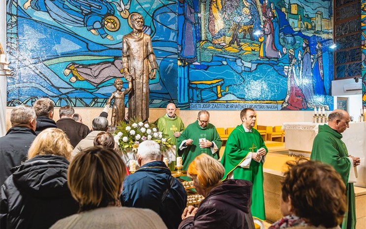 Rektor Eufrazijeve bazilike predvodio misu velike devetnice sv. Josipu u Karlovcu